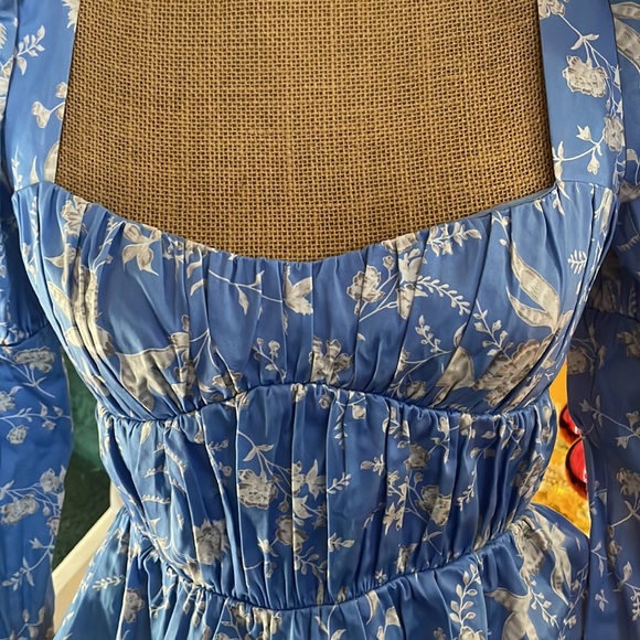 WAYF - Sky Blue Toile Crop Top - Picture 2 of 8